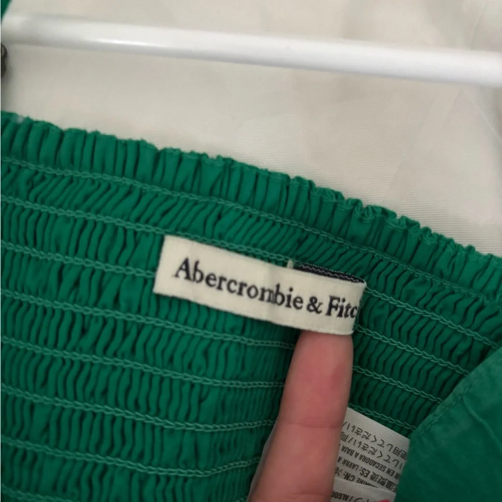 Green Women's Top - Picture 2 of 3